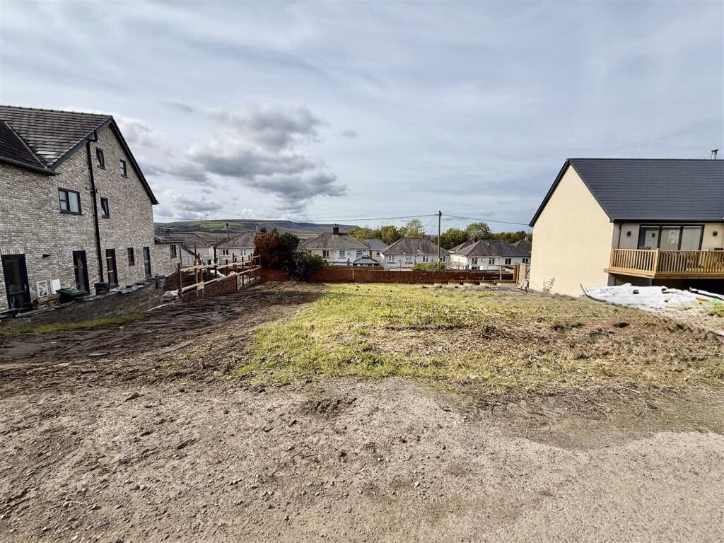 Land for sale - Image 3