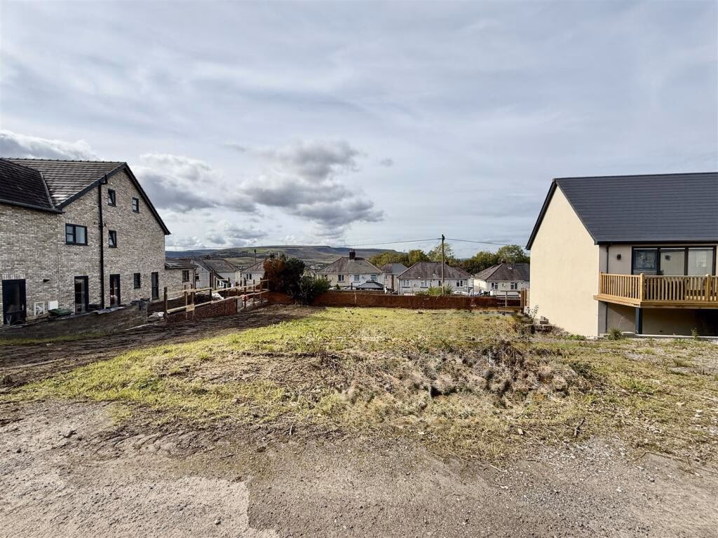 Land for sale - Image 4