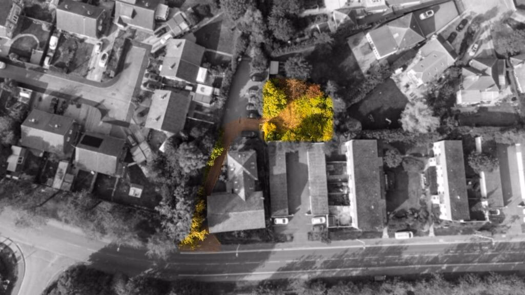 Plot for sale - Image 1