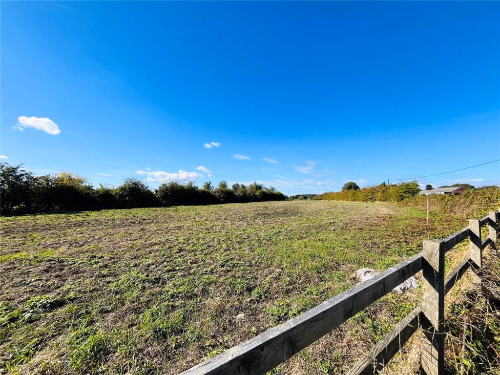Land for sale - Image 1