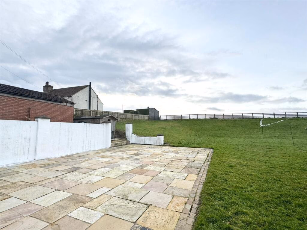 Plot for sale - Image 2