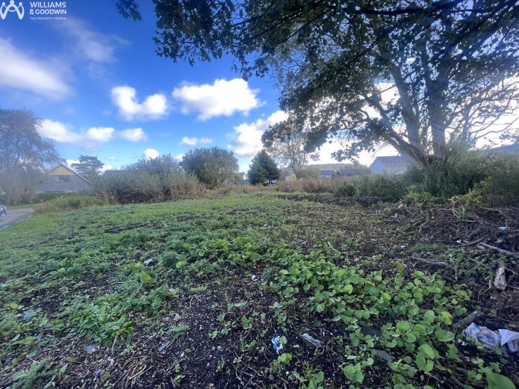 Land for sale - Image 2