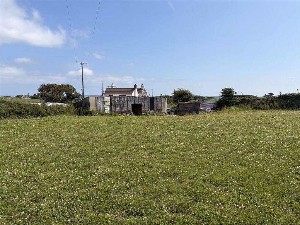 Land for sale - Image 1