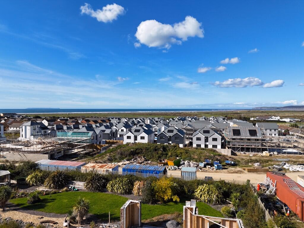 Plot for sale - Image 1