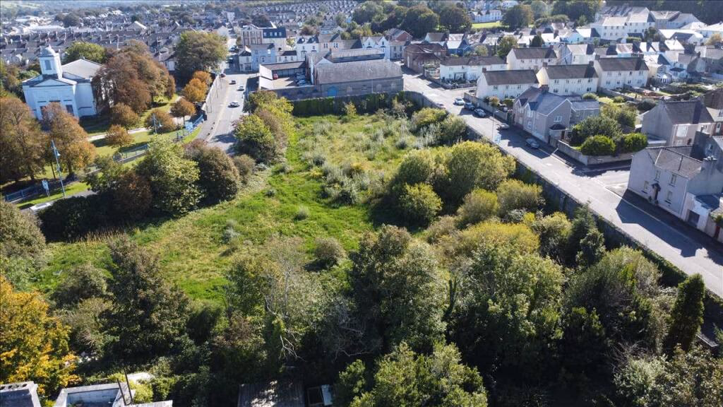 Land for sale - Image 2