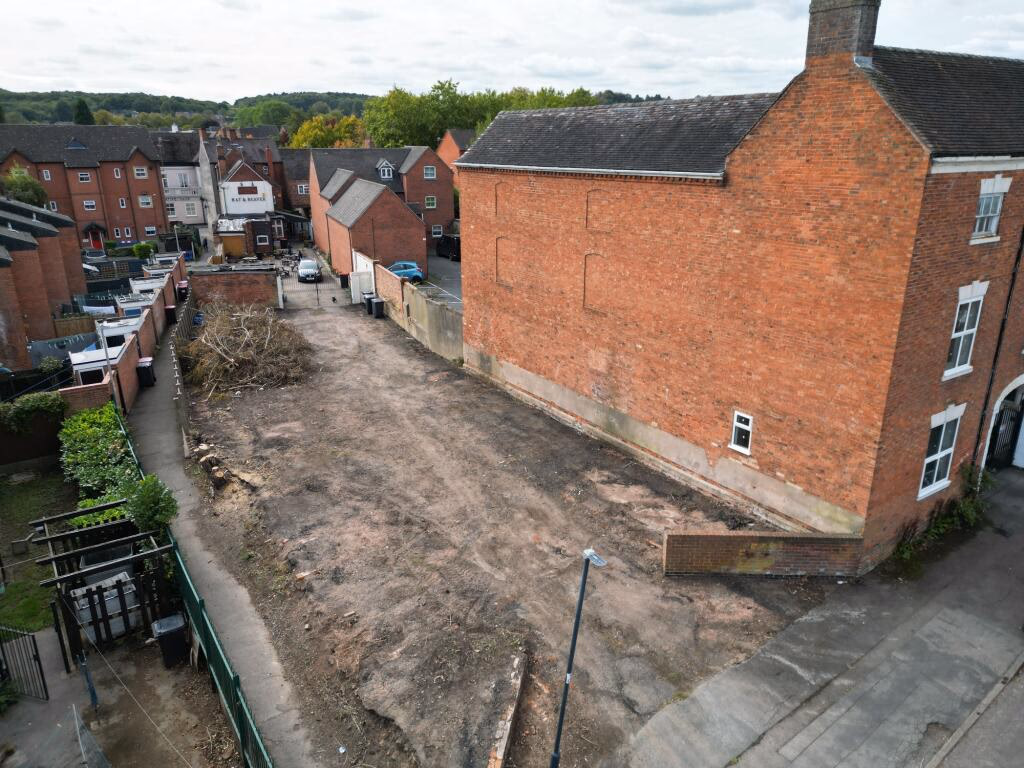 Land for sale - Image 1