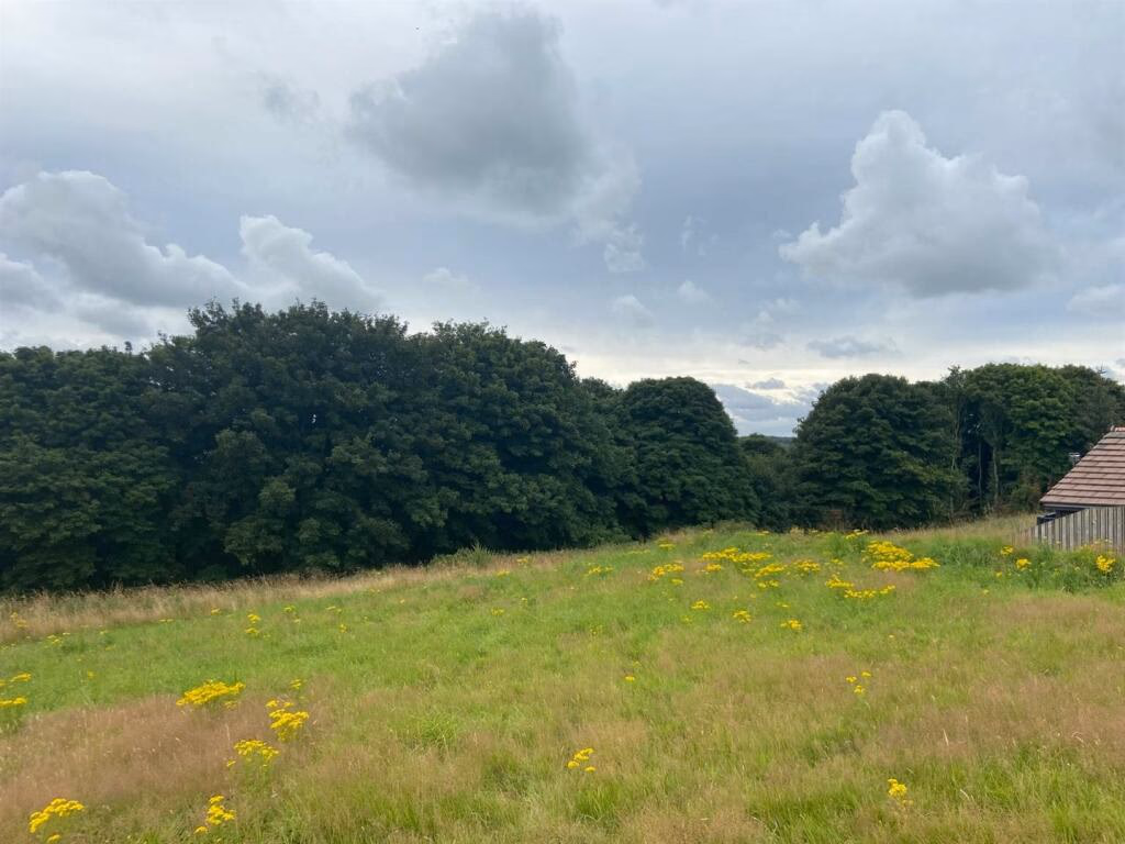 Plot for sale - Image 1