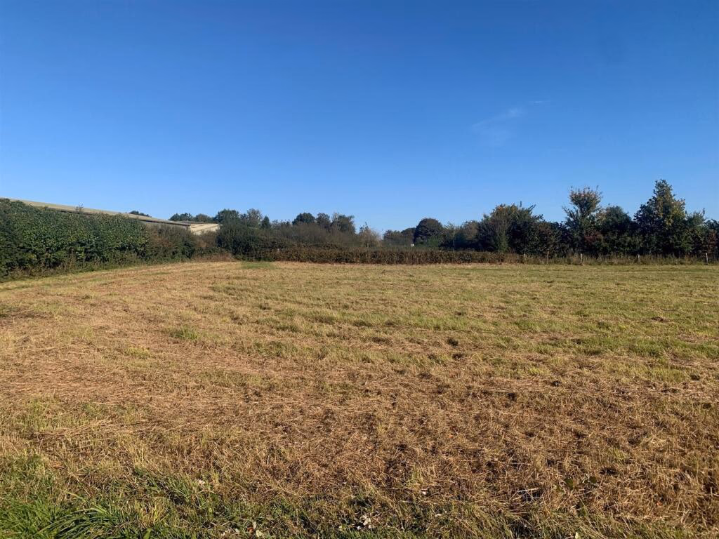 Plot for sale - Image 2