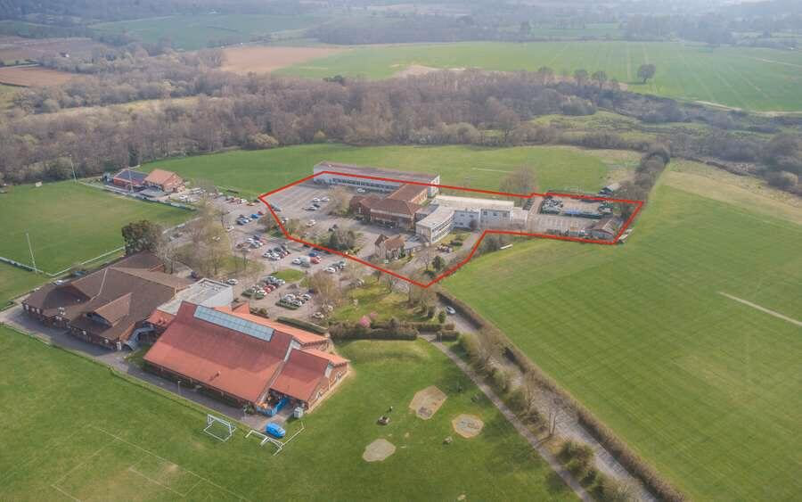 Land for sale - Image 1