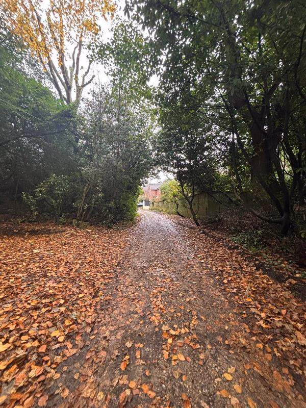 Land for sale - Image 2