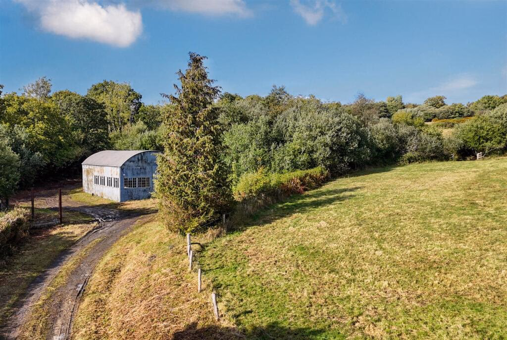 Land for sale - Image 2