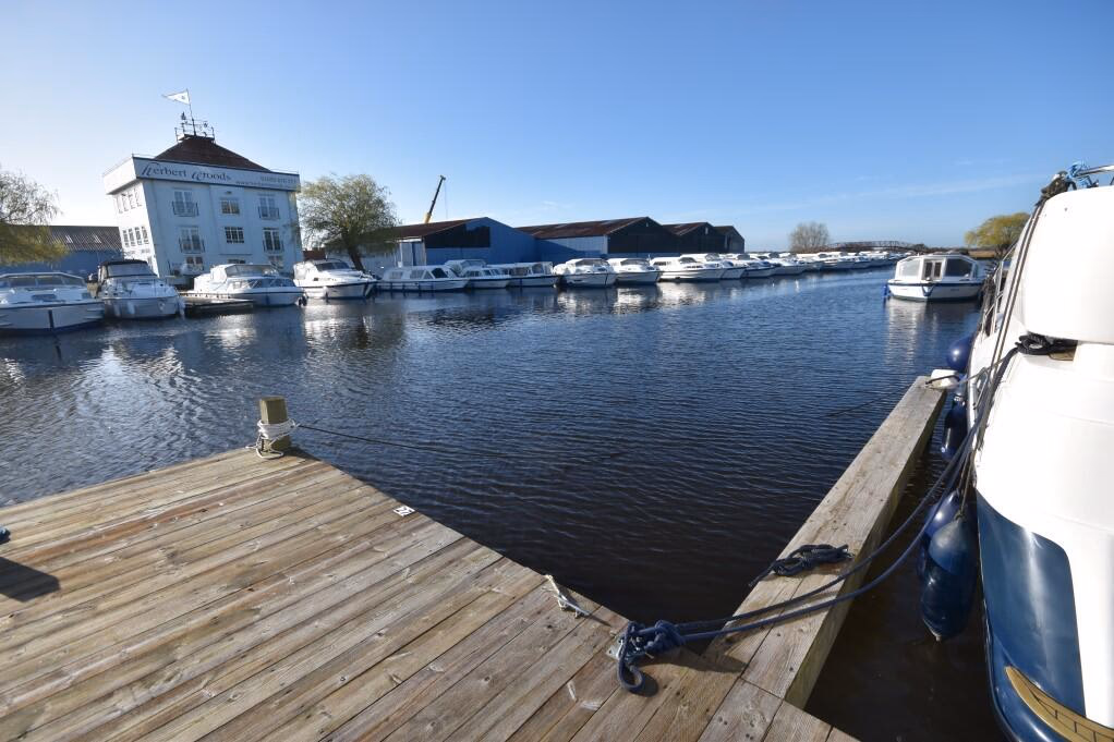 Plot for sale - Image 1