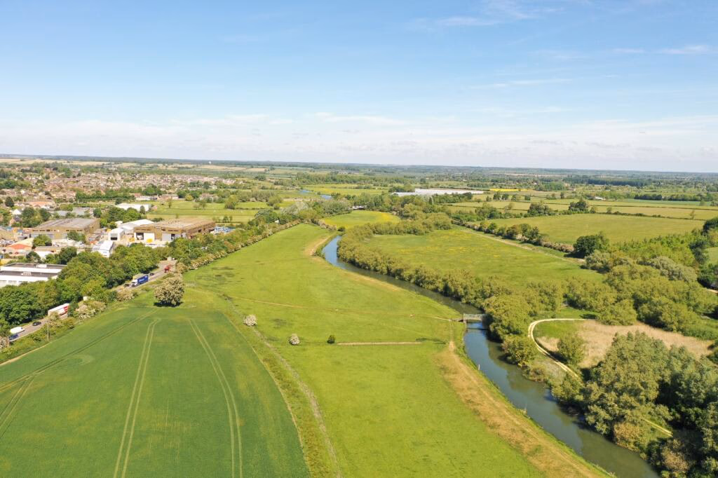 Land for sale - Image 1