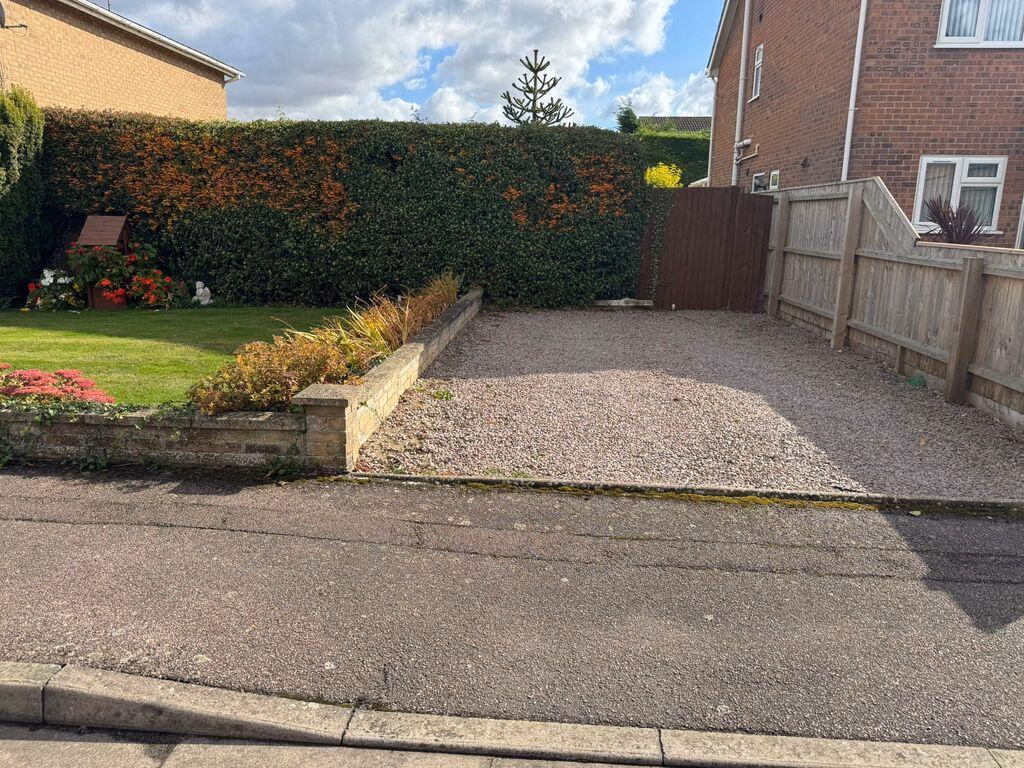 Land for sale - Image 2