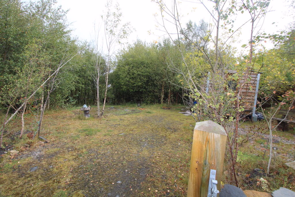 Land for sale - Image 2