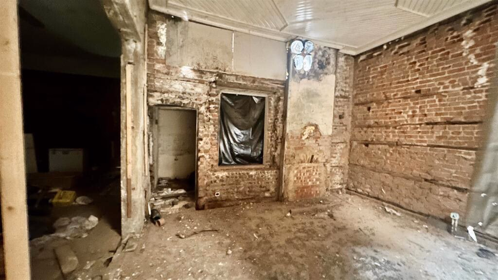 Land for sale - Image 1