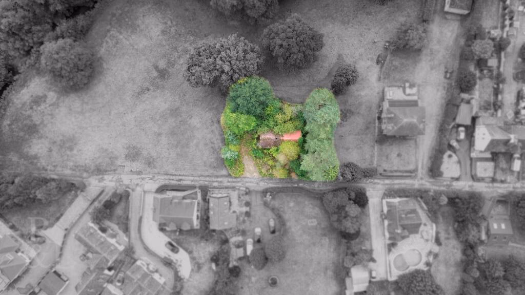 Land for sale - Image 1