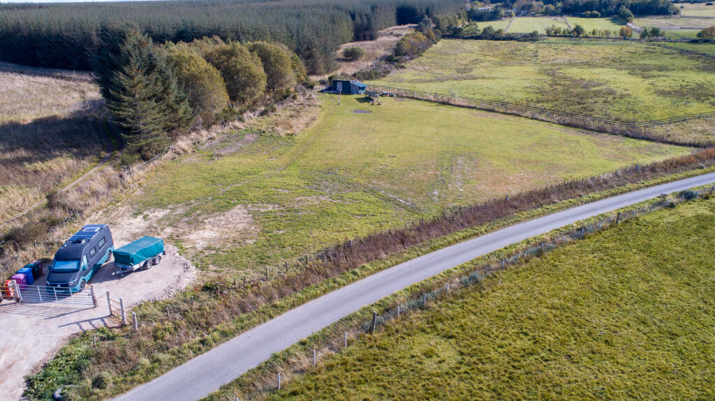 Land for sale - Image 1