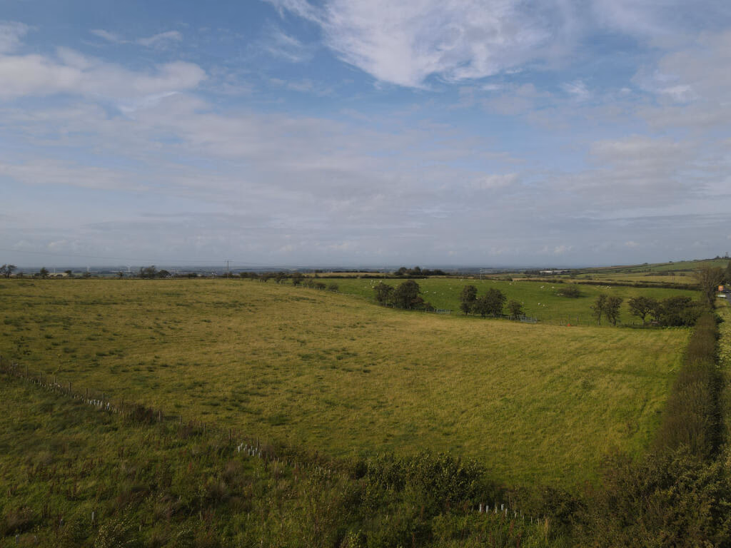 Land for sale - Image 1