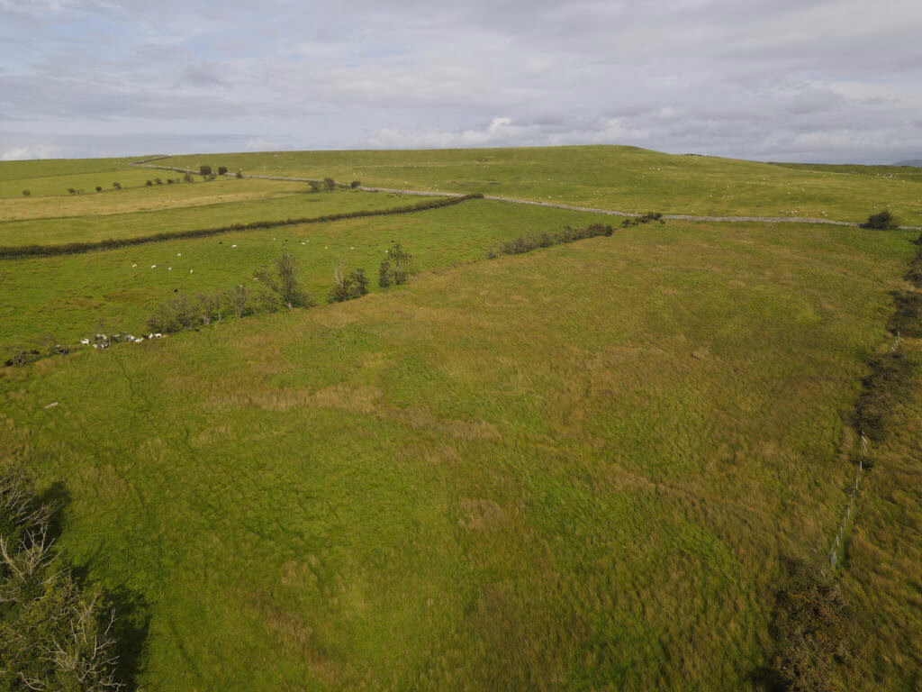 Land for sale - Image 1