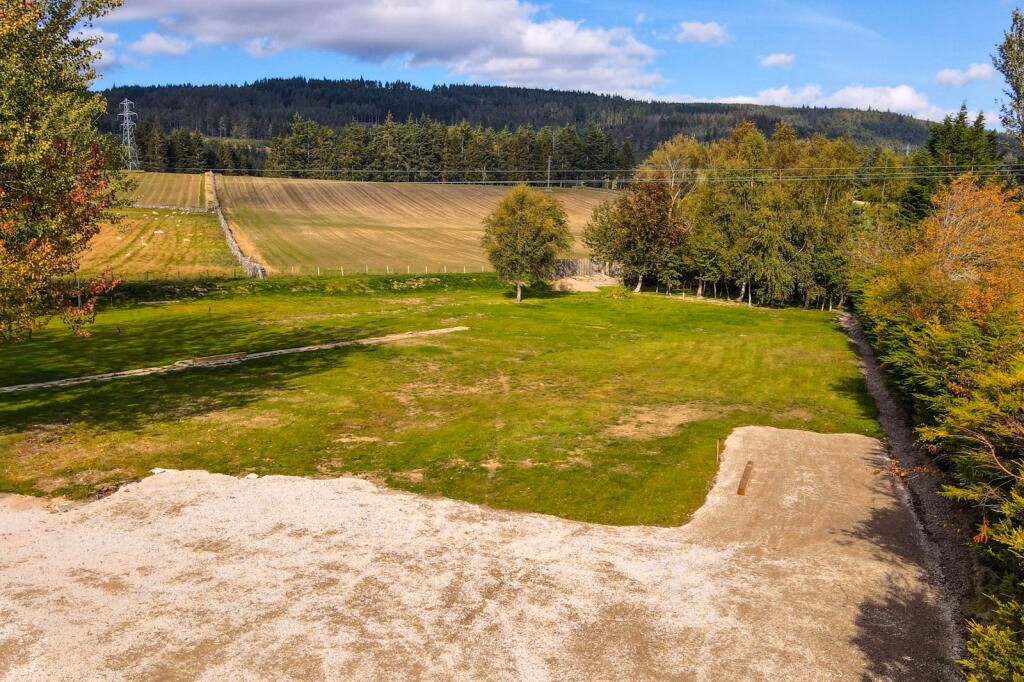 Plot for sale - Image 1