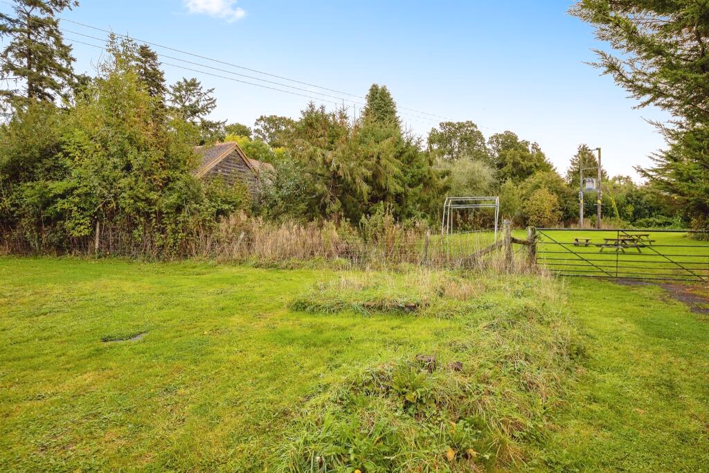 Land for sale - Image 2