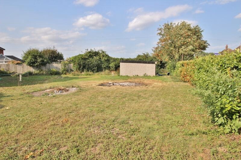 Land for sale - Image 1