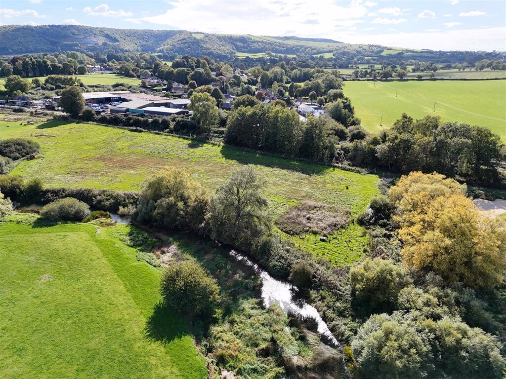 Land for sale - Image 1