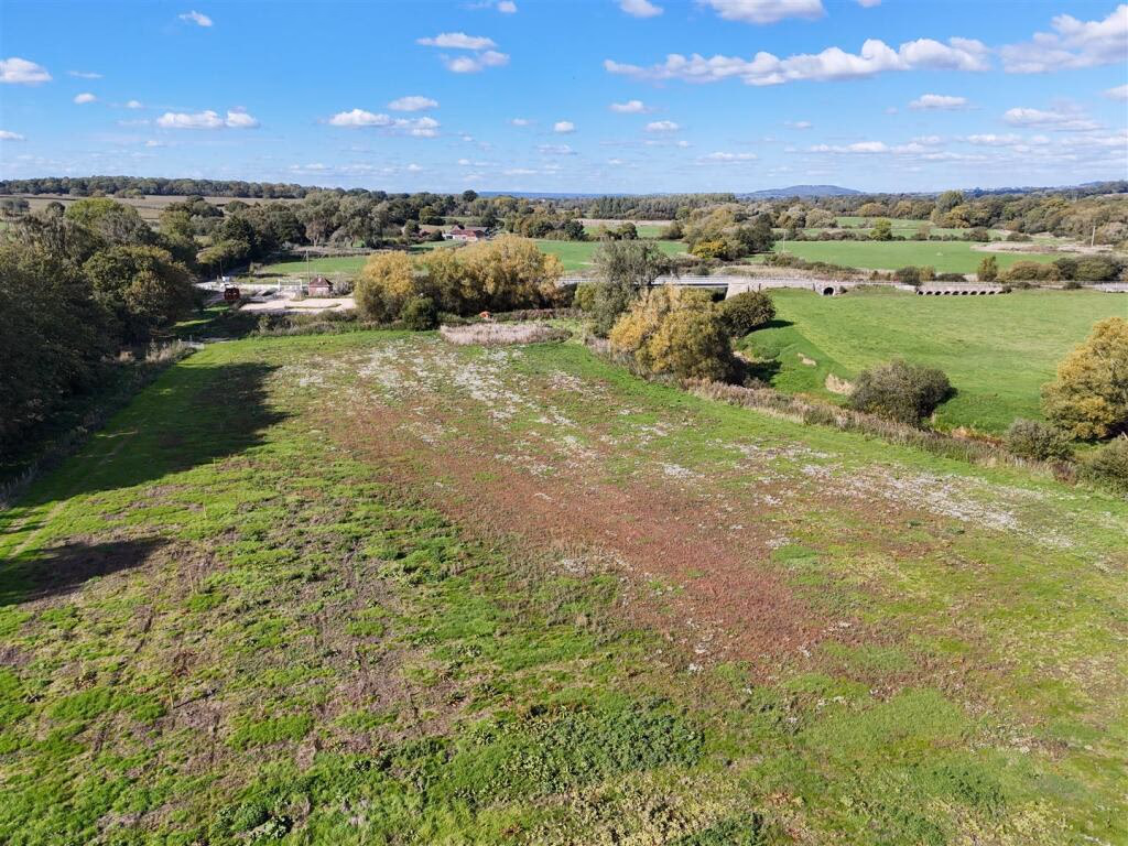 Land for sale - Image 2