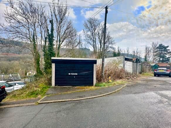 Plot for sale - Image 2