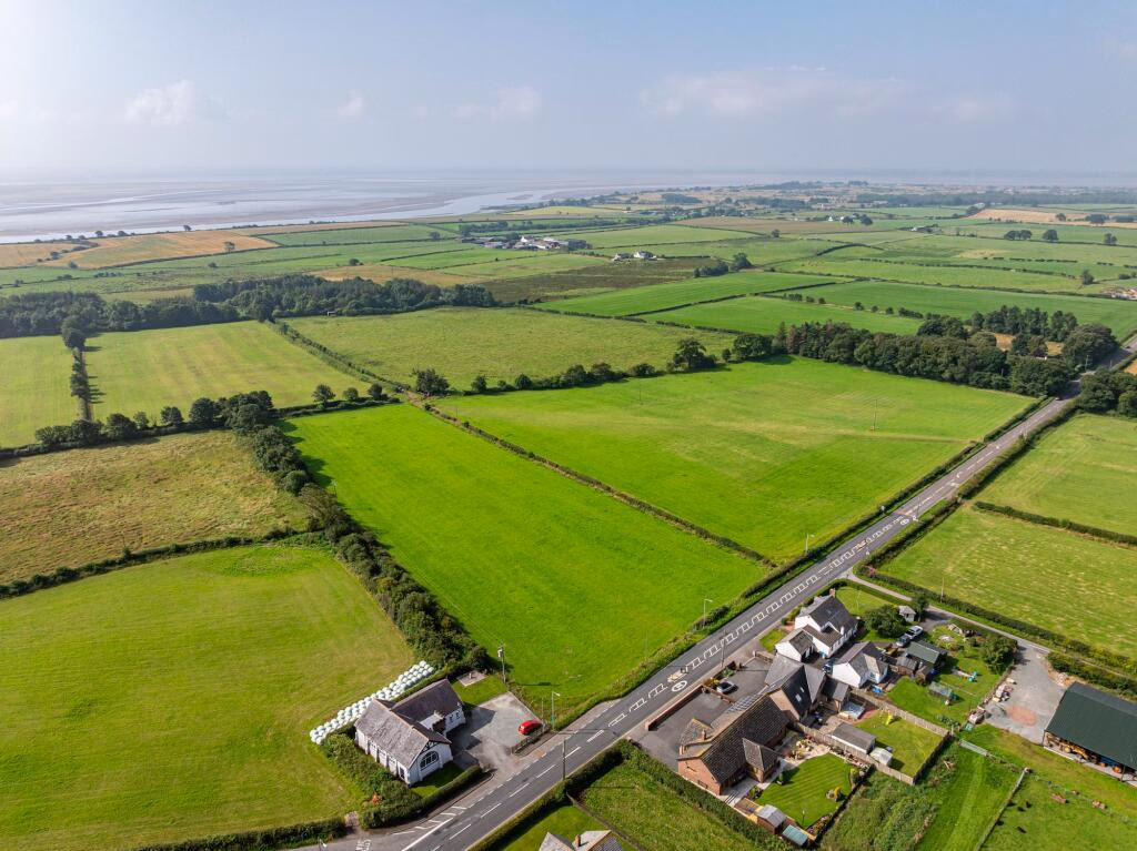 Land for sale - Image 1