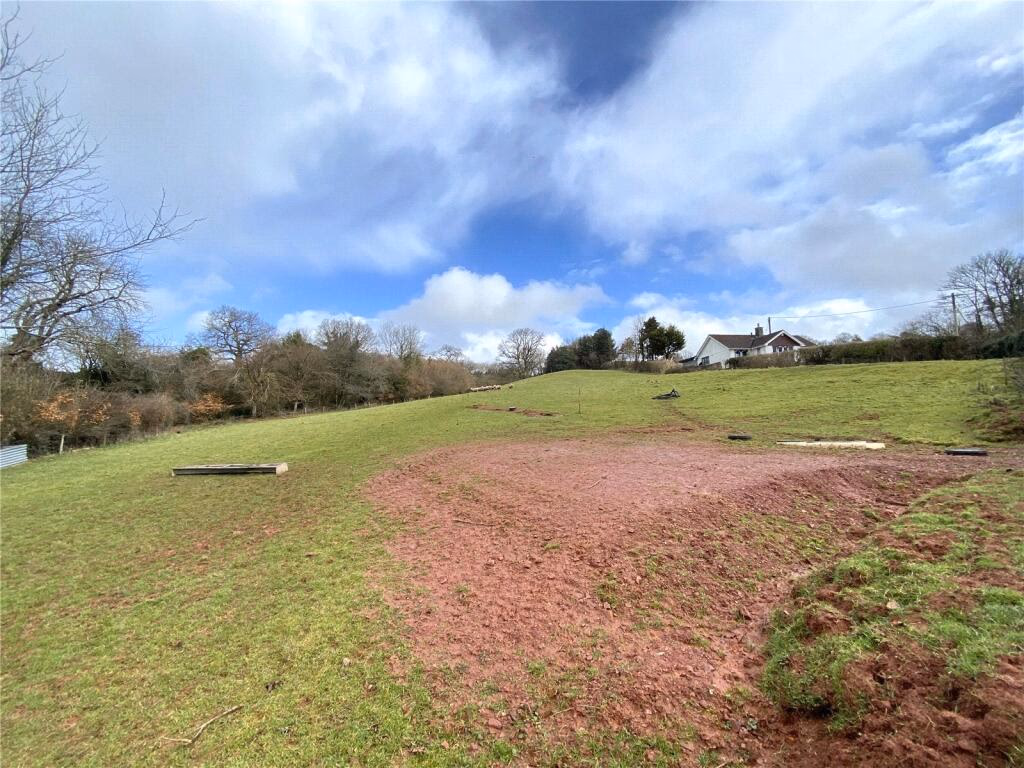 Land for sale - Image 2