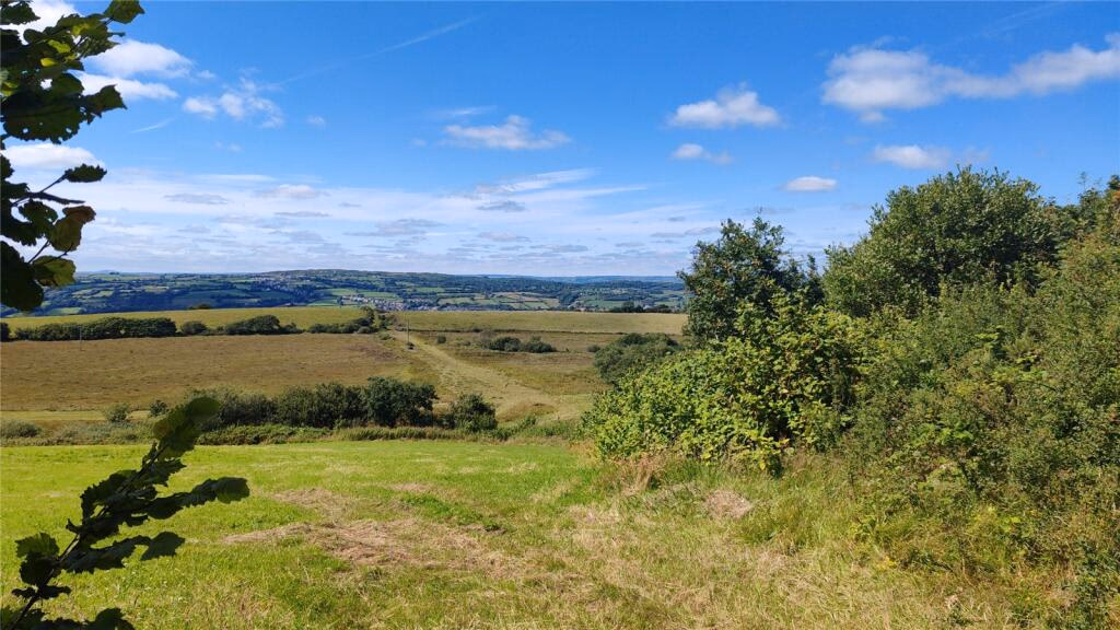 Land for sale - Image 2