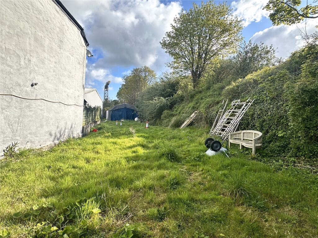 Land for sale - Image 1