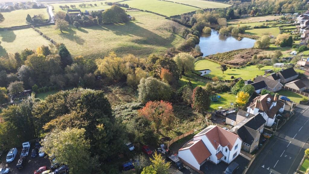 Plot for sale - Image 2