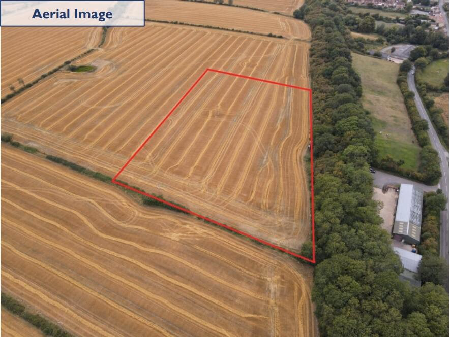 Land for sale - Image 2