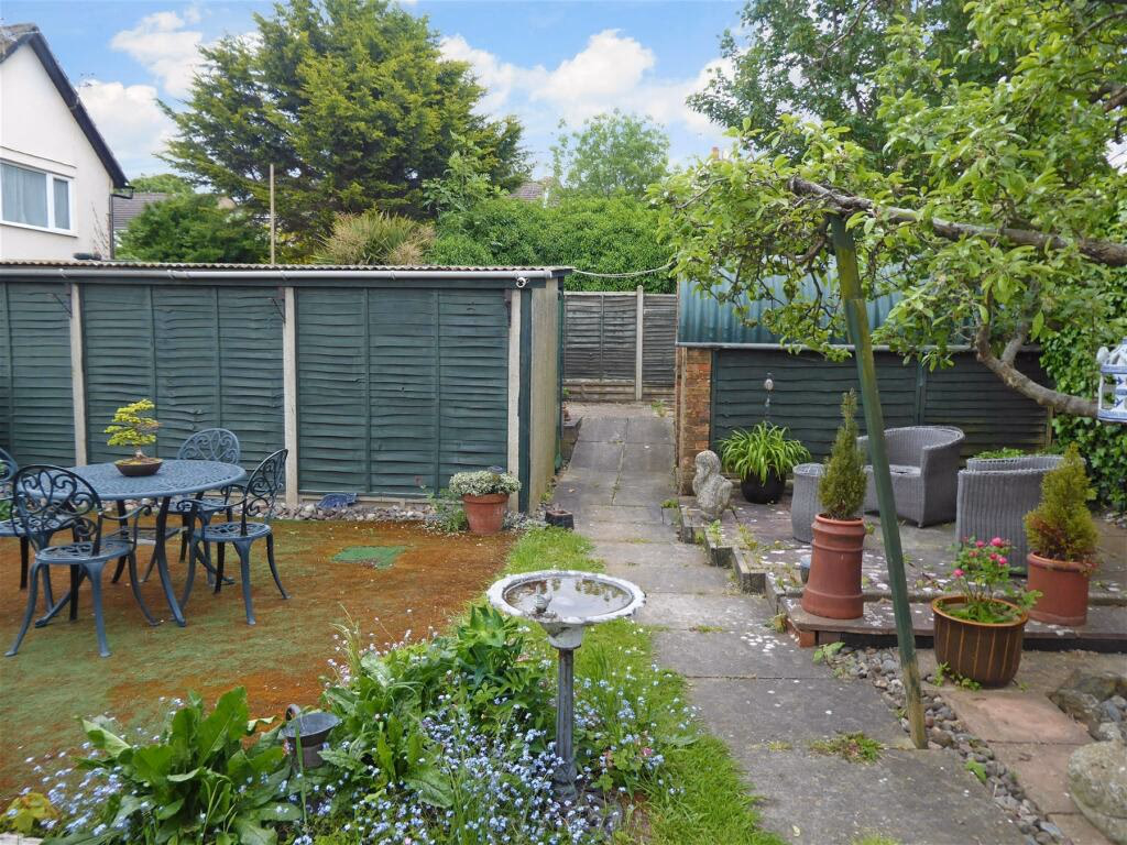 Land for sale - Image 1