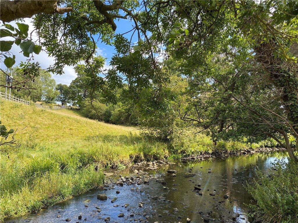 Land for sale - Image 2