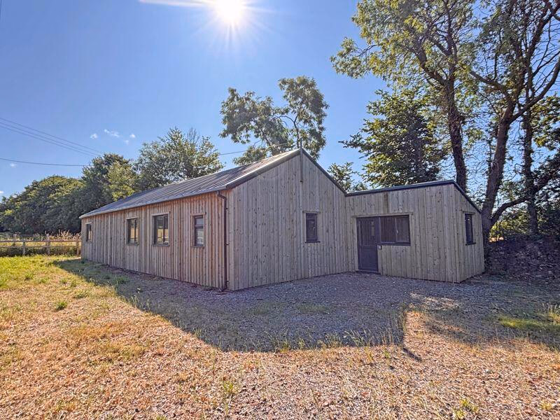 Land for sale - Image 1