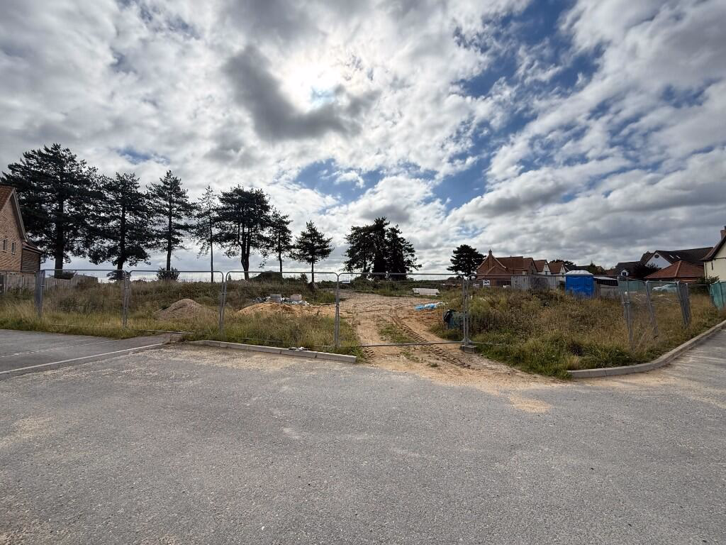 Plot for sale - Image 2