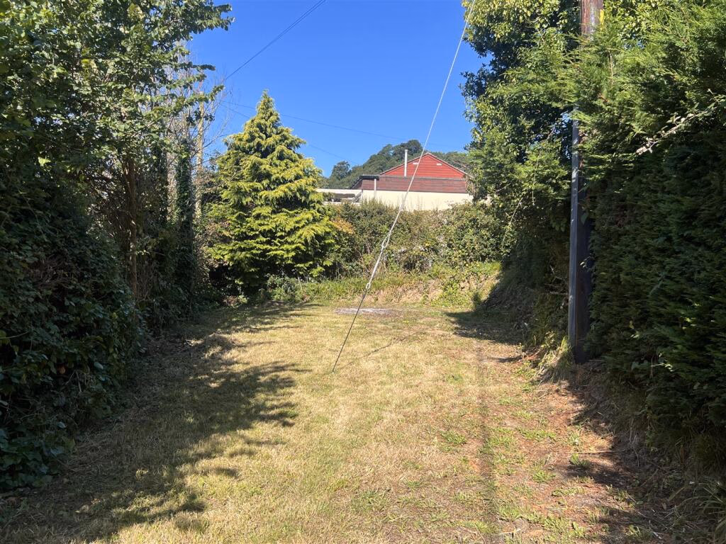 Land for sale - Image 2