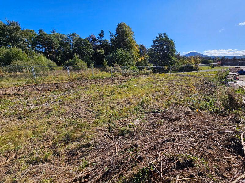 Plot for sale - Image 1