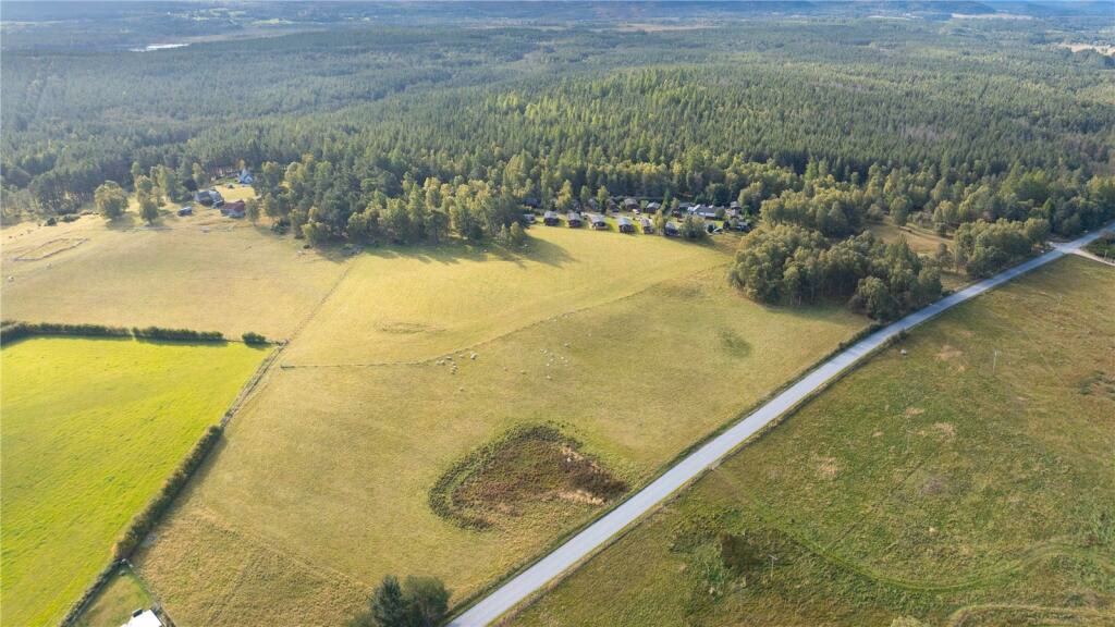 Land for sale - Image 2