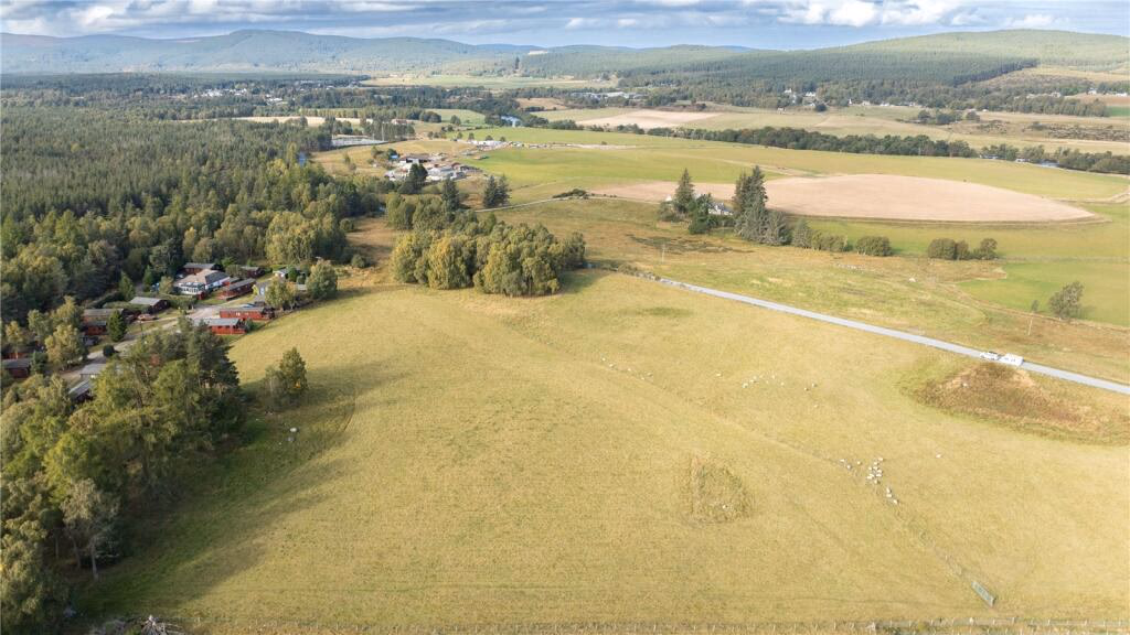 Land for sale - Image 3