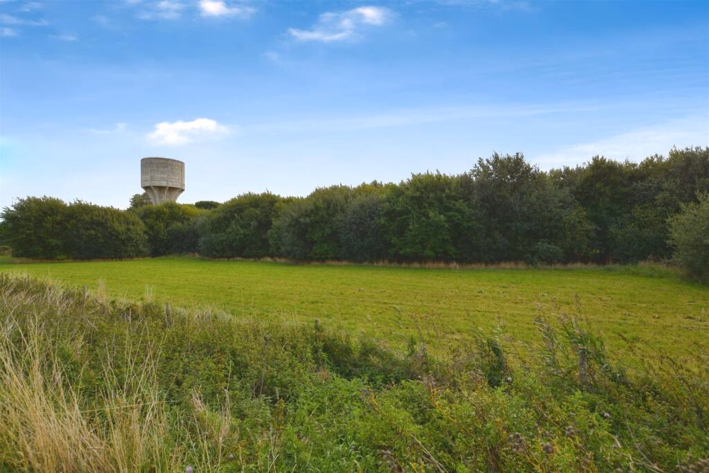 Plot for sale - Image 2