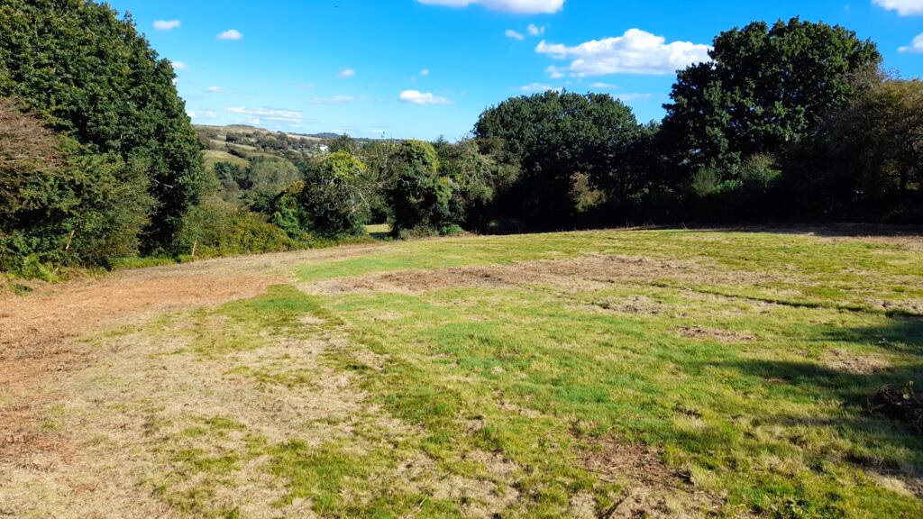 Land for sale - Image 1