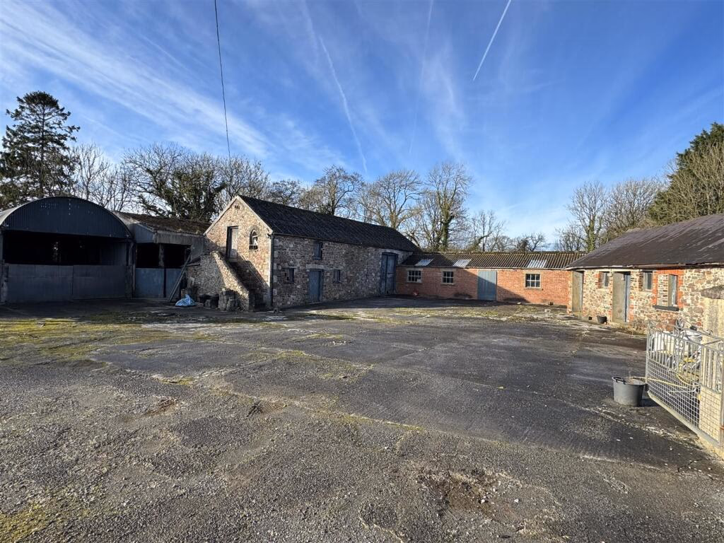 Smallholding for sale - Image 1