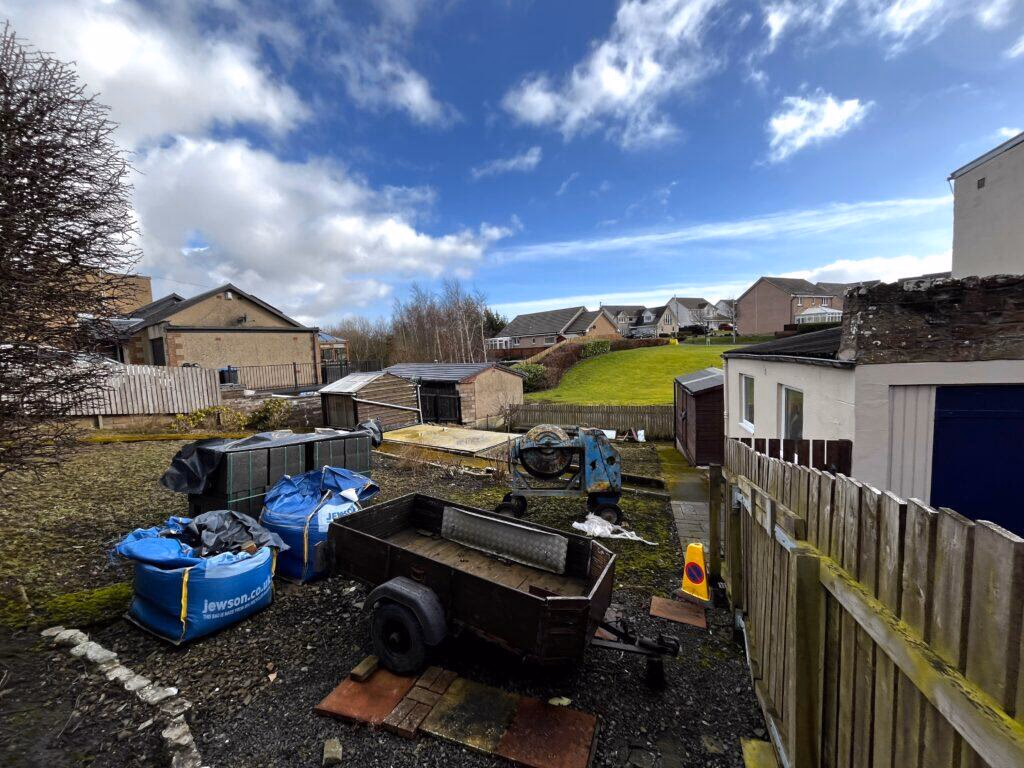 Land for sale - Image 2