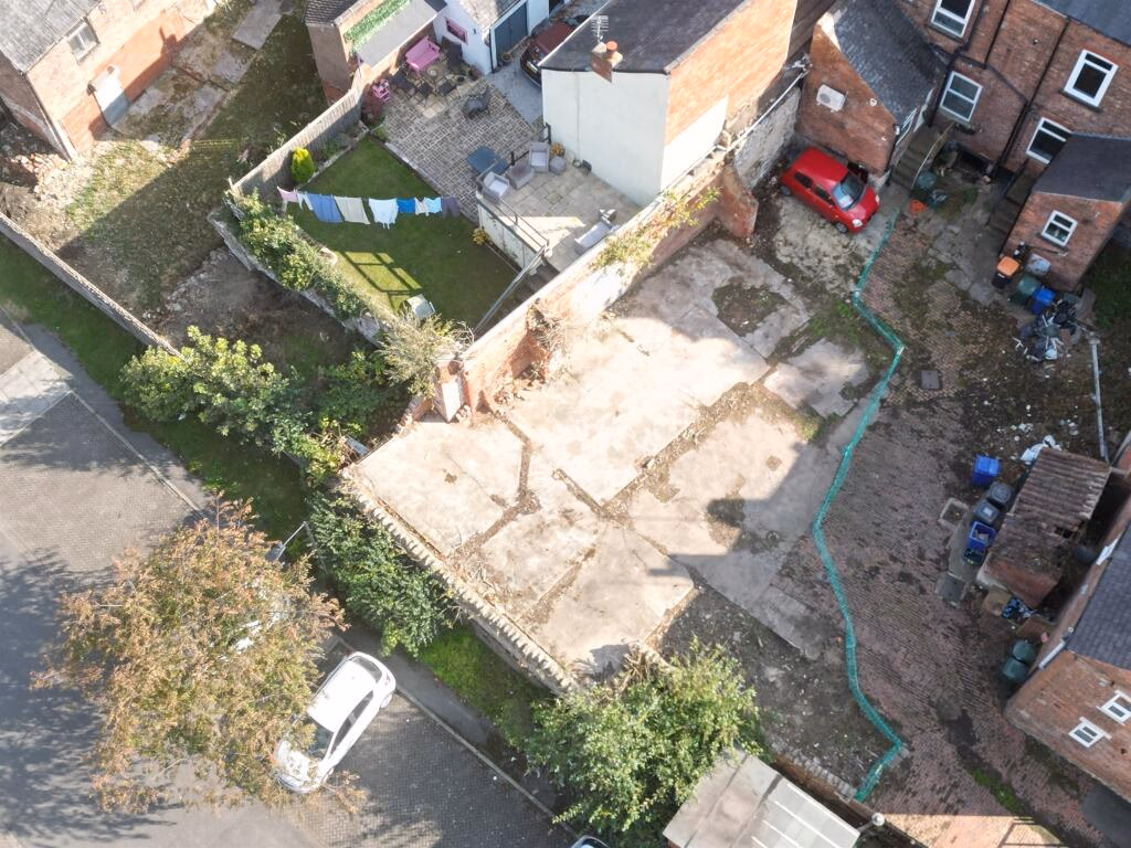 Land for sale - Image 1