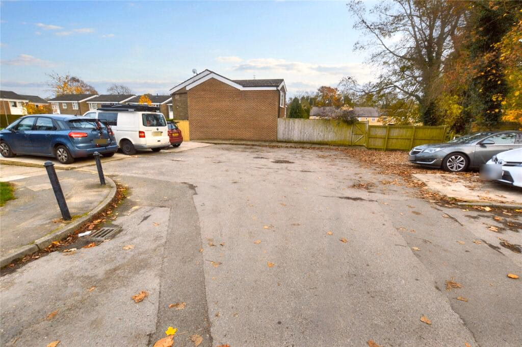 Land for sale - Image 1